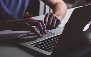 爱游戏体育账号注册-_马刺队锐意进取，逐步缩小差距_，马刺队kj