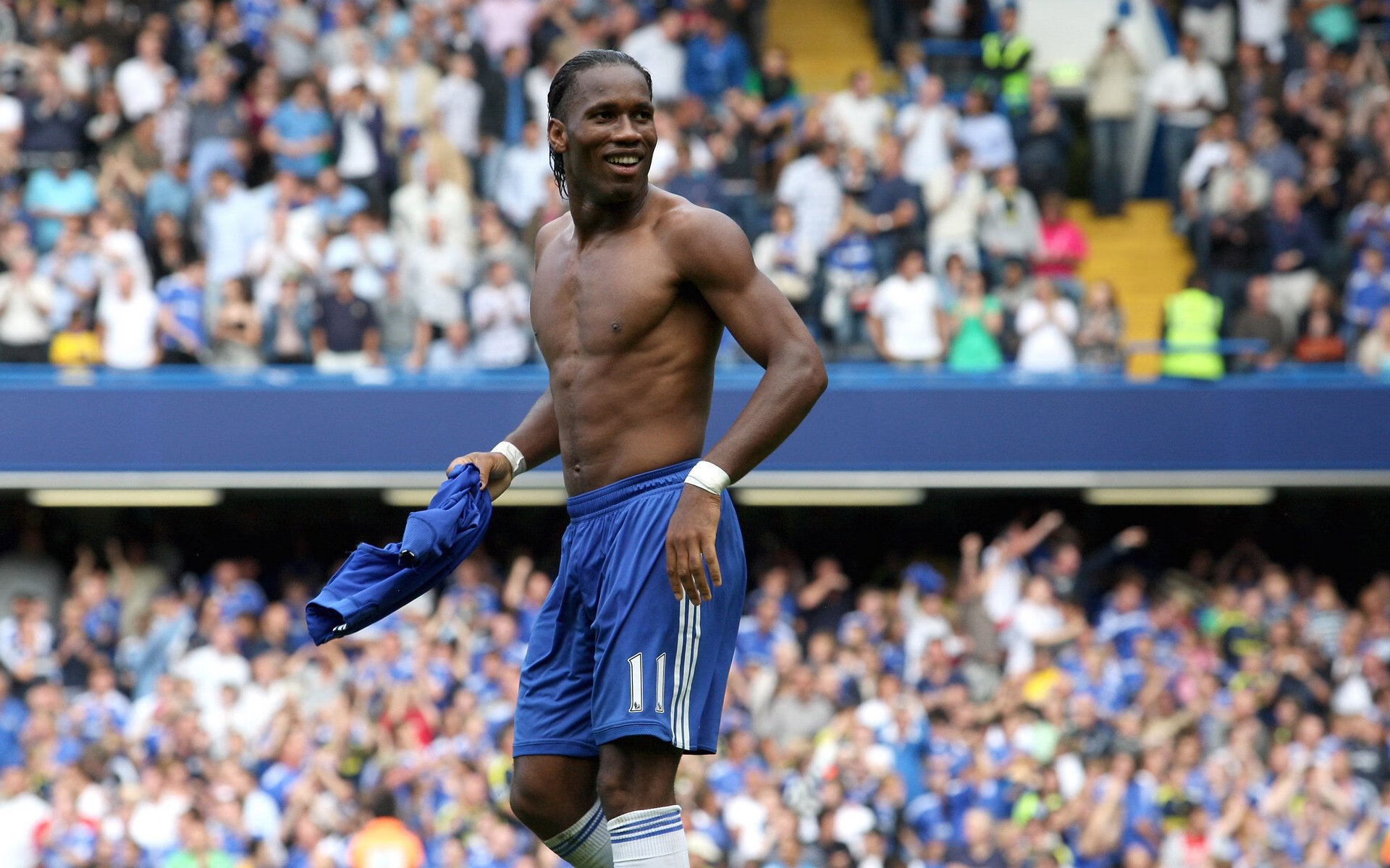 ayx爱游戏官网-国际赛事义卖活动筹资助学，社会影响力扩大，义卖捐赠活动的意义