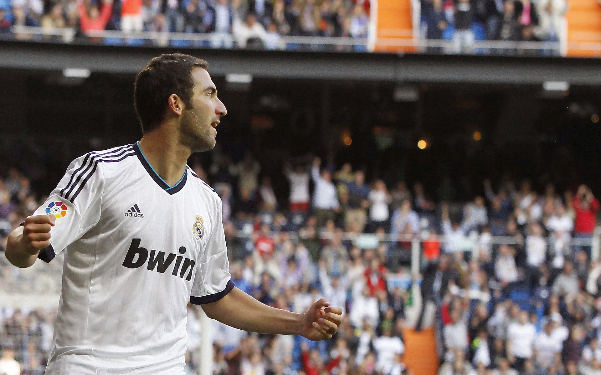 爱游戏体育入口-德甲快节奏引领：每次攻防都让人生畏，德甲最快提前几轮夺冠